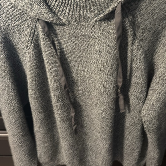 Hooded sweater - Picture 2 of 4